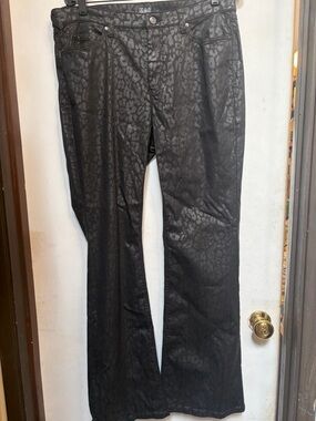 NWOT! Fabulous Mac leopard black flare leg jeans!